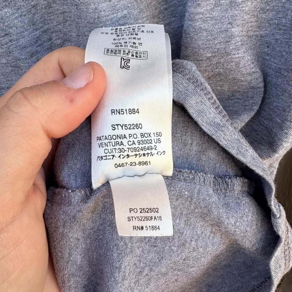 Patagonia Long-Sleeved Daily Henley Mens Medium Gray Outdoor Gorpcore Minimalist - Picture 6 of 9